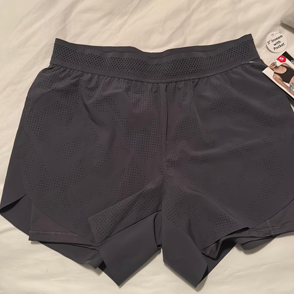 Running shorts - Picture 1 of 4